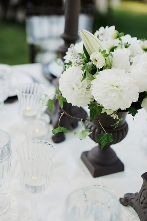 20 Amazing Ideas For a Breathtaking Black And White Wedding