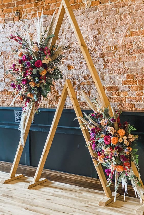 22 Stunning Floral Wedding Altars That Are Massive To Look At