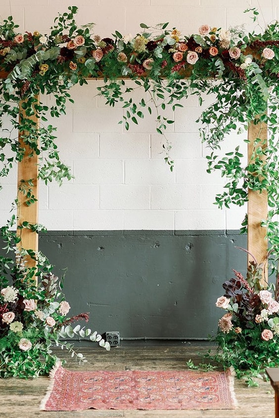 22 Stunning Floral Wedding Altars That Are Massive To Look At