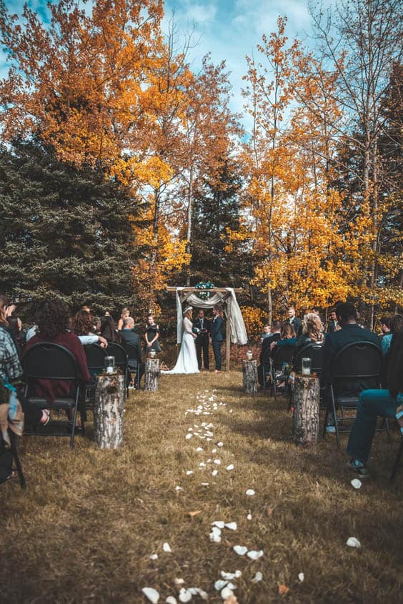 22 Rustic Wedding Ideas: How to Incorporate Natural Elements into Your Big Day