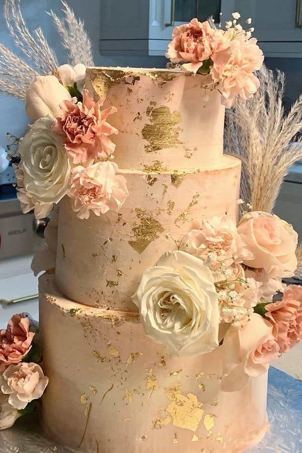 20 Beautiful Wedding Cakes That Will Make You Drool