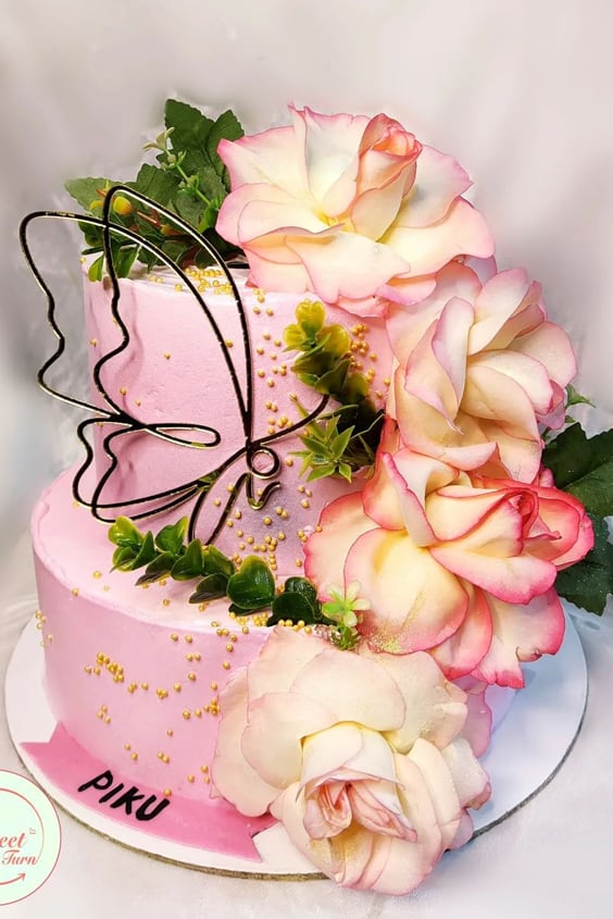 Floral Wedding Cakes with Many Delicate Flowers