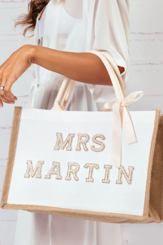 Searching for the perfect bridal shower gift ideas to celebrate the soon-to-be Mrs.? Discover 21 of the best and most unique gifts for brides that will awe both guests and the bride-to-be. From sentimental keepsakes to practical yet thoughtful presents, this curated list has something special for every bride's taste. #BridalShowerGifts #ThoughtfulGiftsForBrides #UniquePresents