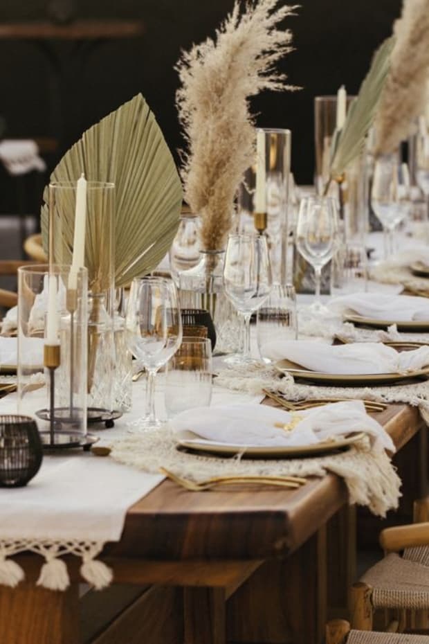 Discover 7 Glamorous Gold Wedding Theme Ideas to Elevate Your Big Day! From stunning inspirations to elegant designs, explore the latest trends for creating sparkling golden memories.
