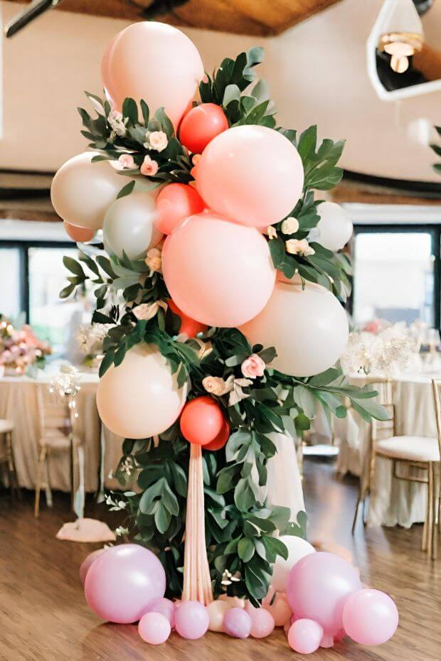 Balloon and flower wedding decoration setup