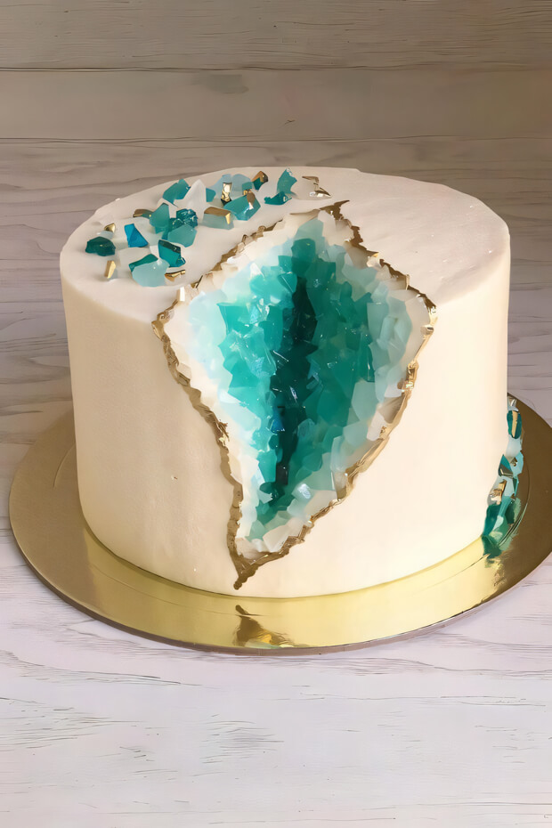 Geode-inspired boho wedding cakes