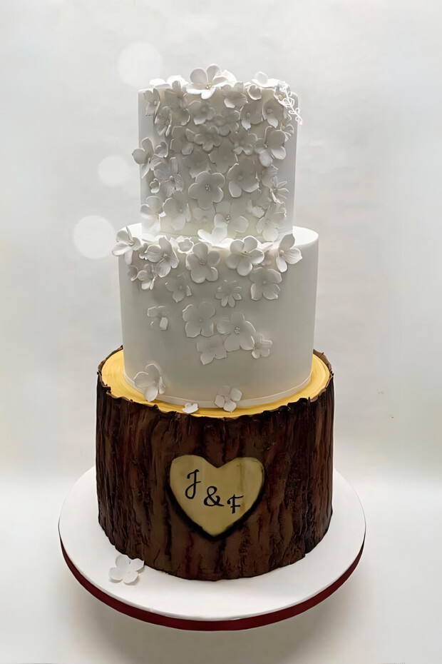 White frosting cake with heart-shaped design